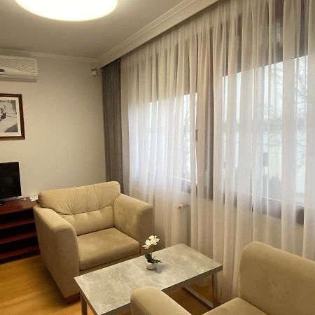 Part Cafe Residence 두나케스치 외부 사진
