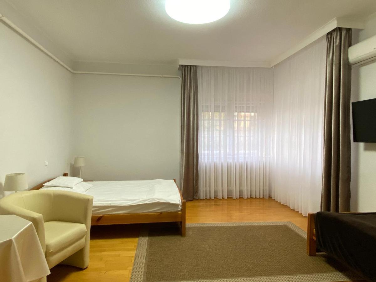 Part Cafe Residence 두나케스치 외부 사진